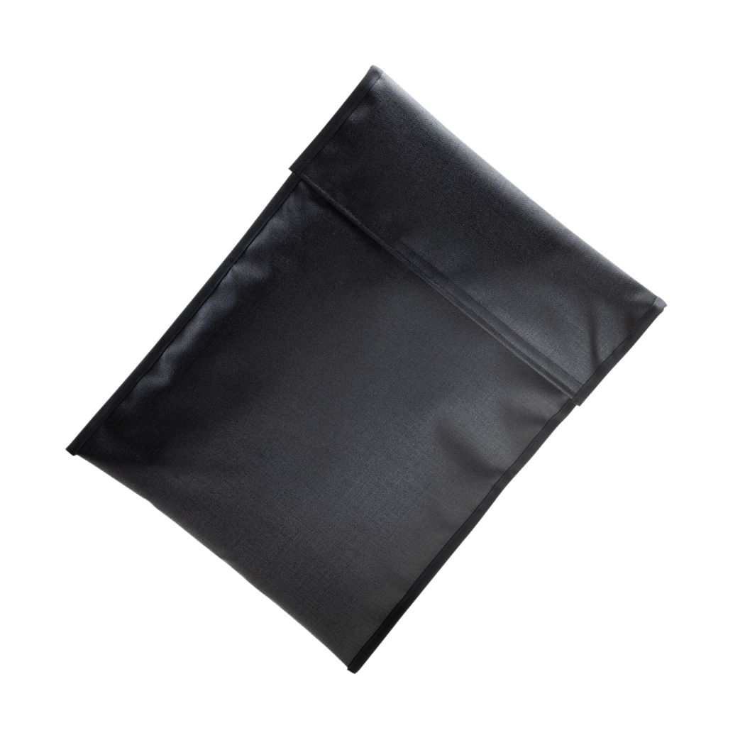 Innovative und sichere Signalblockier-Tasche, geeignet für Handys und Laptops, bietet Schutz vor unerwünschter Überwachung und Hackerangriffen.