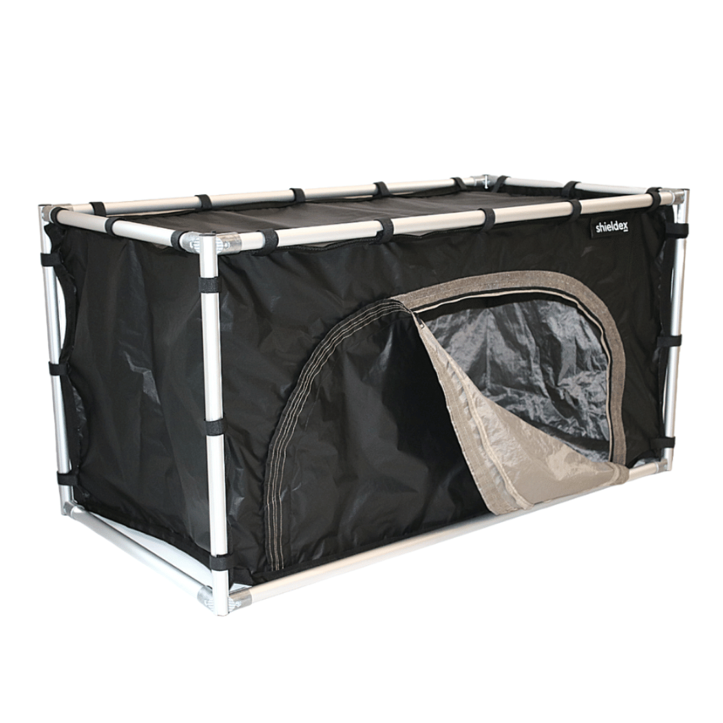 Shieldex® Table Top in Aktion, bereit für EMC Tests kleiner elektronischer Geräte.