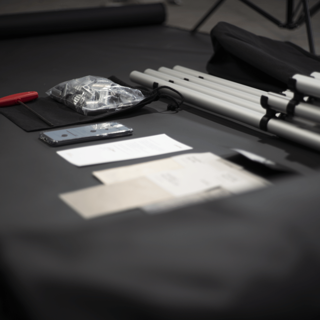 Detailansicht des Shieldex® Table Top, das eine sichere EMV-Umgebung für Tests und Messungen bietet.